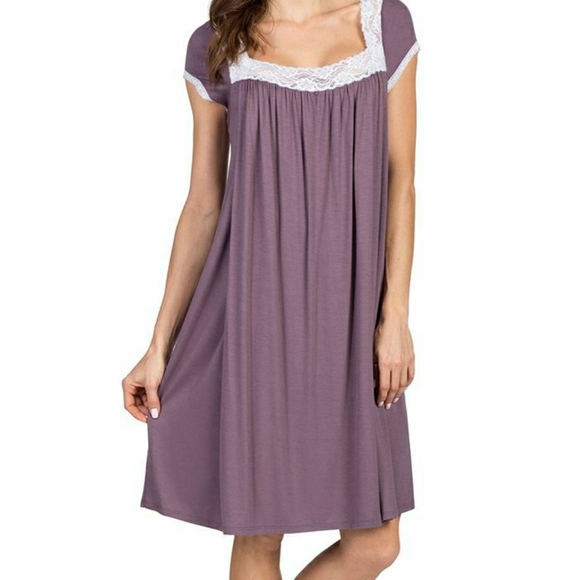 Savi Mom Lacy Maternity Nursing Gown